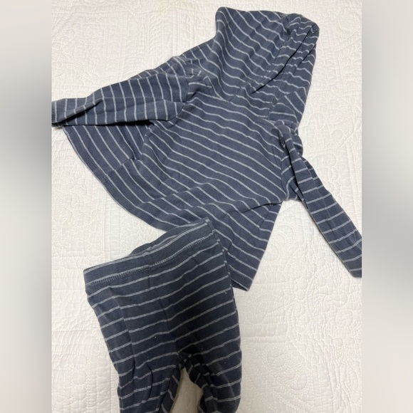 Carter’s Set of 2 NEW BORN - Picture 6 of 6